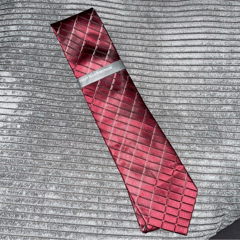 Perry Ellis Portfolio Burgundy Geometric Tie NWT 100% Silk